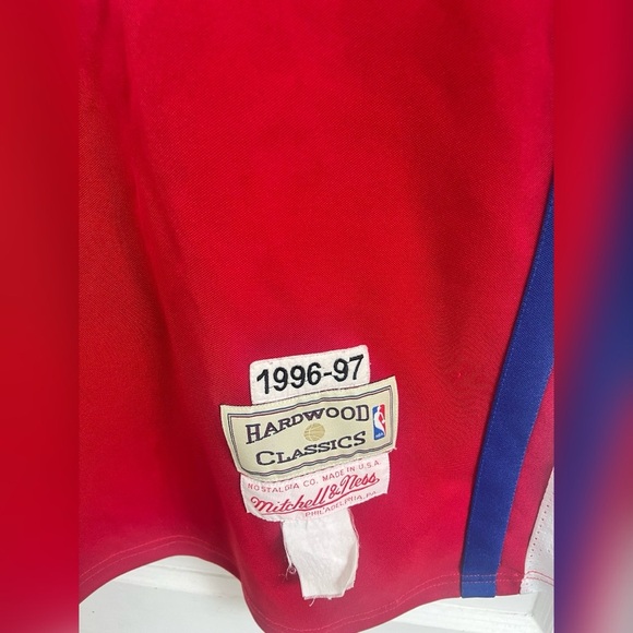 Philadelphia 76ers Allen Iverson Mitchell & Ness Hardwood Classics Jersey - Picture 2 of 4